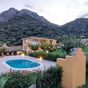 Indipendente Con Piscina Uso Esclusivo Siniscola